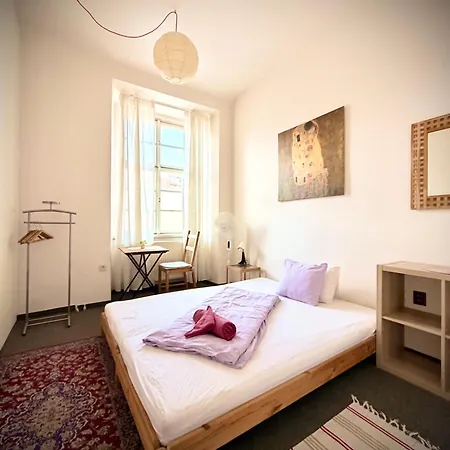 Kwatera prywatna 3 Min Walk Old Town Center Private B *