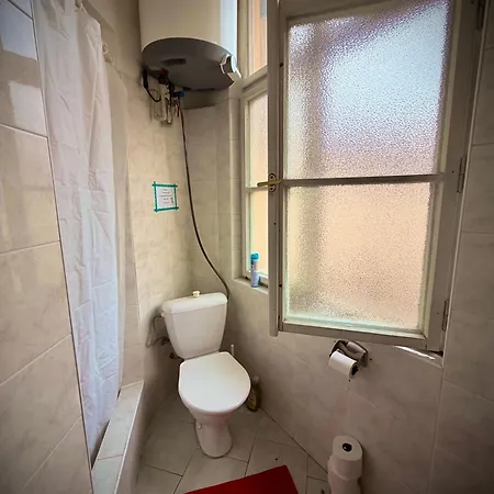 3 Min Walk Old Town Center Private B Privat bolig
